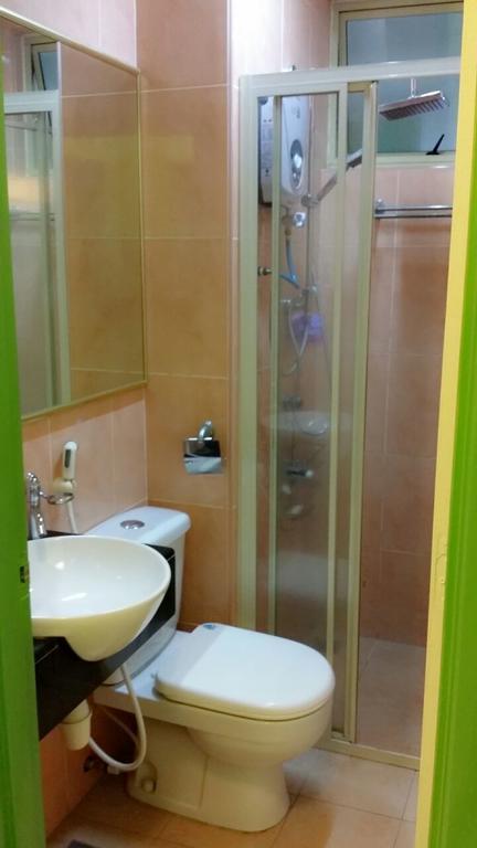 Qaiser Executive Stay East Lake Residence Kampong Bohol Bagian luar foto