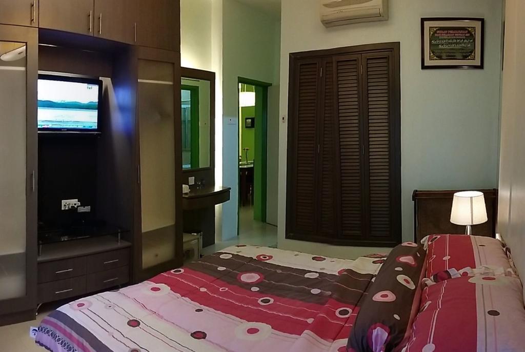 Qaiser Executive Stay East Lake Residence Kampong Bohol Bagian luar foto