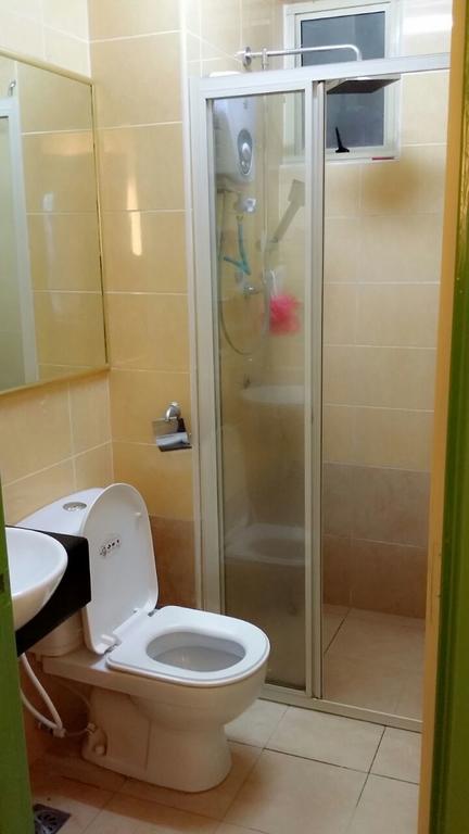 Qaiser Executive Stay East Lake Residence Kampong Bohol Bagian luar foto