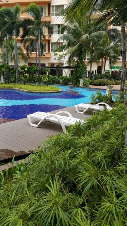 Qaiser Executive Stay East Lake Residence Kampong Bohol Bagian luar foto