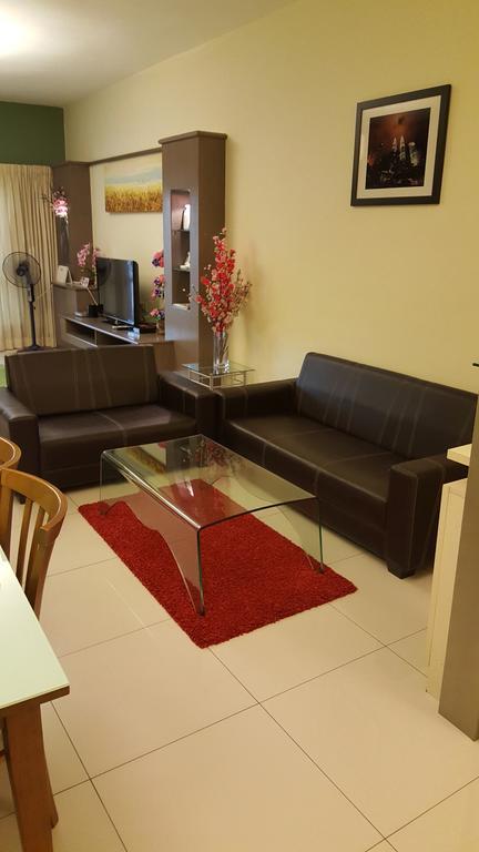 Qaiser Executive Stay East Lake Residence Kampong Bohol Bagian luar foto