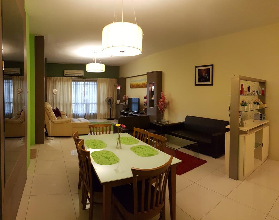 Qaiser Executive Stay East Lake Residence Kampong Bohol Bagian luar foto